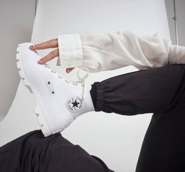 Trampki Wysokie Converse Chuck Taylor All Star Lugged Skórzane Białe Czarne Białe | CV-072ZJL